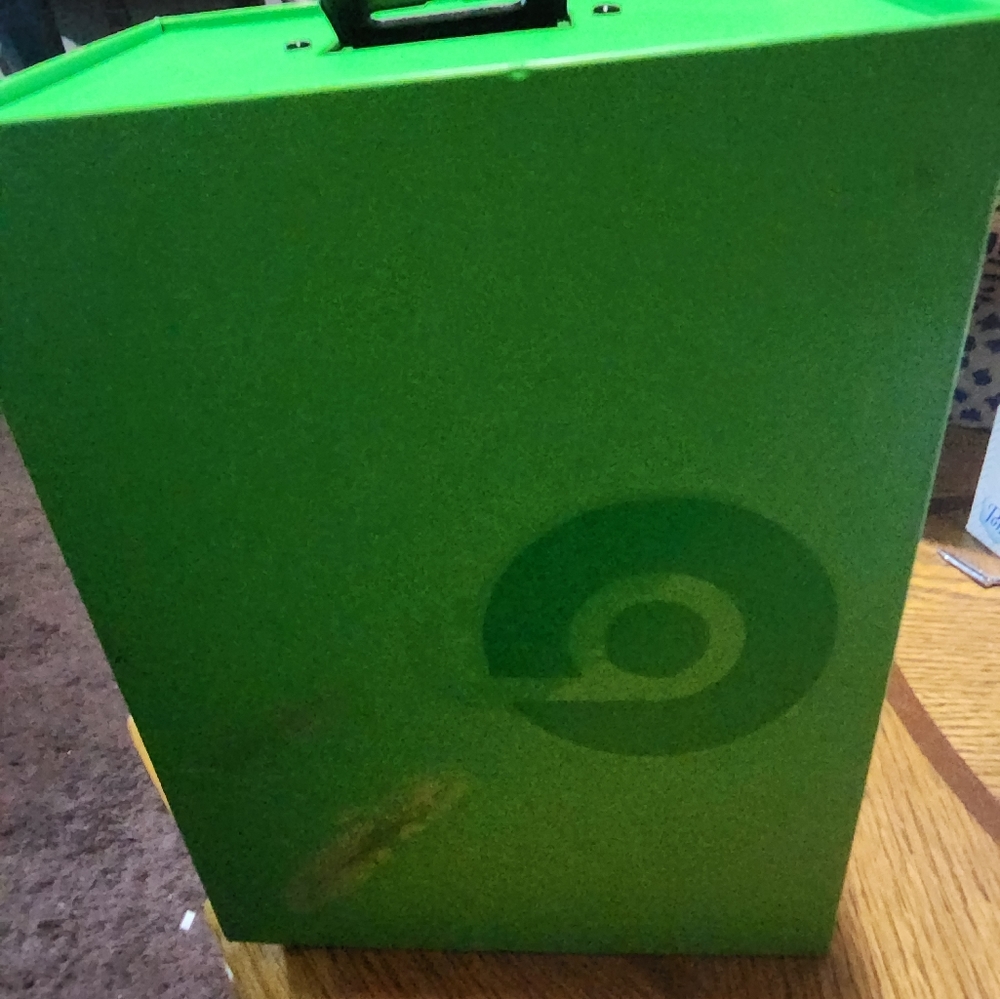 Beets by Dre neon green
